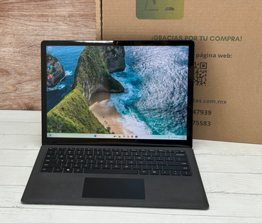 Microsoft Surface Laptop 2 Core i5 8va Gen SSD 256GB 8GB RAM Pantalla Táctil