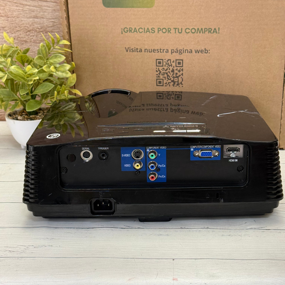 Proyector Mitsubishi HC4000 1300 Lúmenes  HDMI Full HD 1920x1080 (1080p)