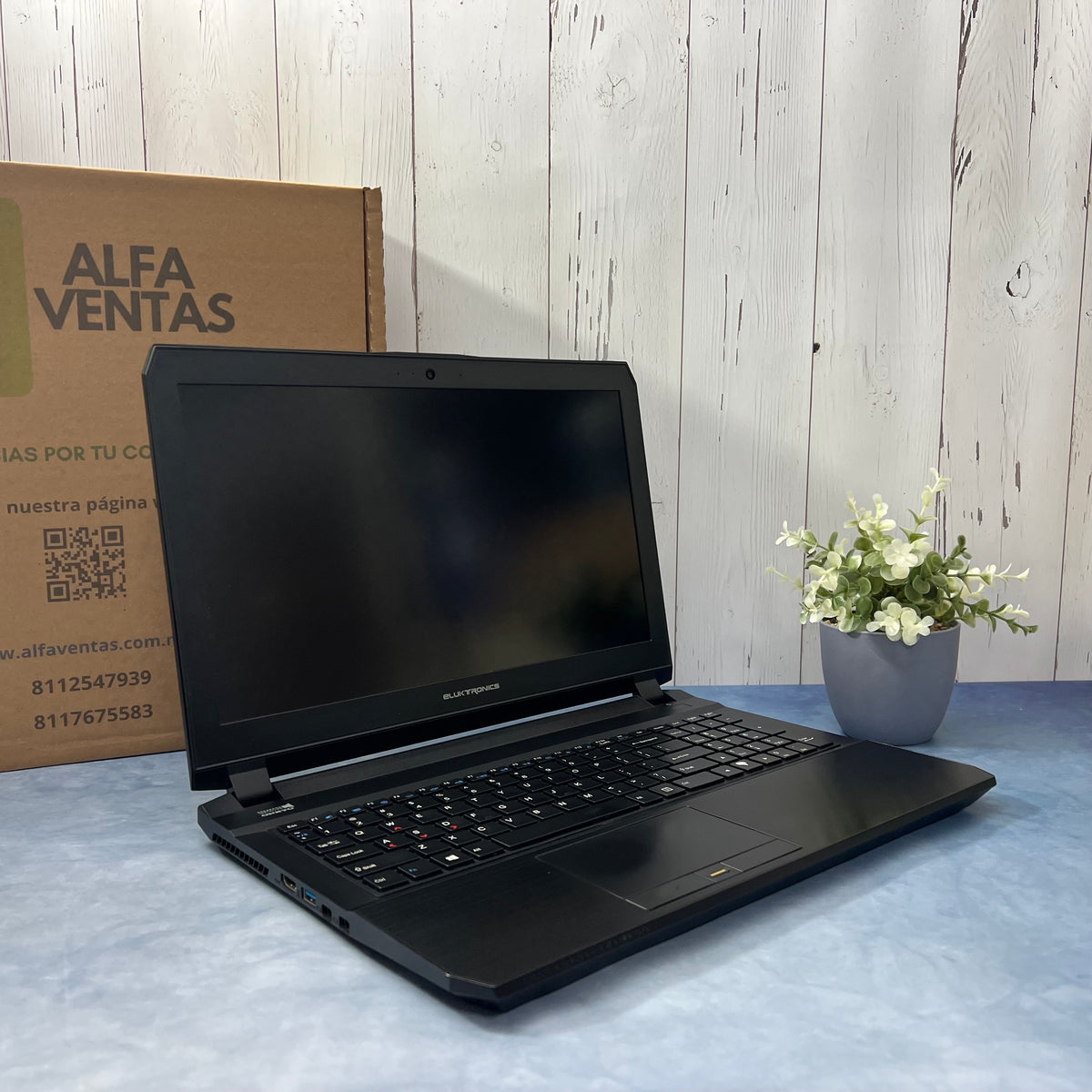 Laptop Eluktronics Pro 15 RE3  Core i7 6ta Gen | 16GB RAM | SSD 512GB | Tarjeta GTX 970M 4GB Pantalla 15.6” CLASE B