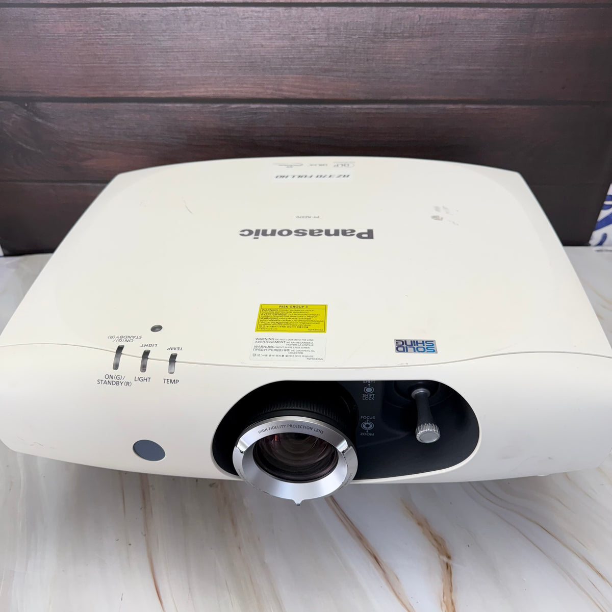 Proyector Panasonic PT-RZ370U – DLP Full HD  3,500 lúmenes LED/Láser  Excelente brillo