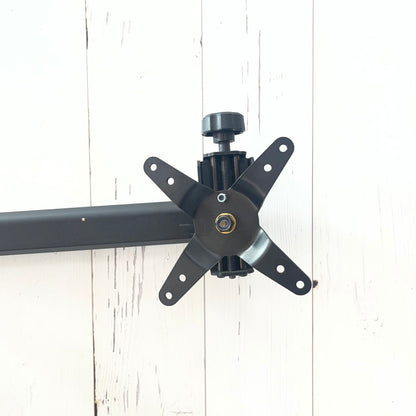 Soporte Triple para Monitores | Base Metálica | Ajuste de Altura e Inclinación | Compatible con VESA