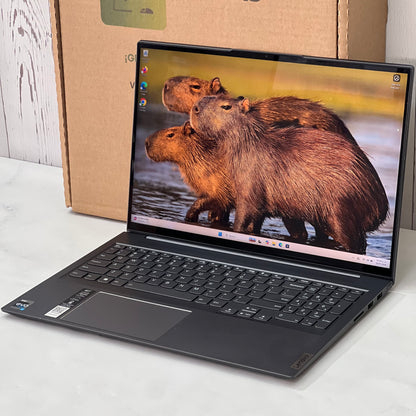 Laptop Lenovo Slim 7 Core i7 12va Gen SSD 256GB 32GB RAM Pantalla Táctil 15.6" Windows 11