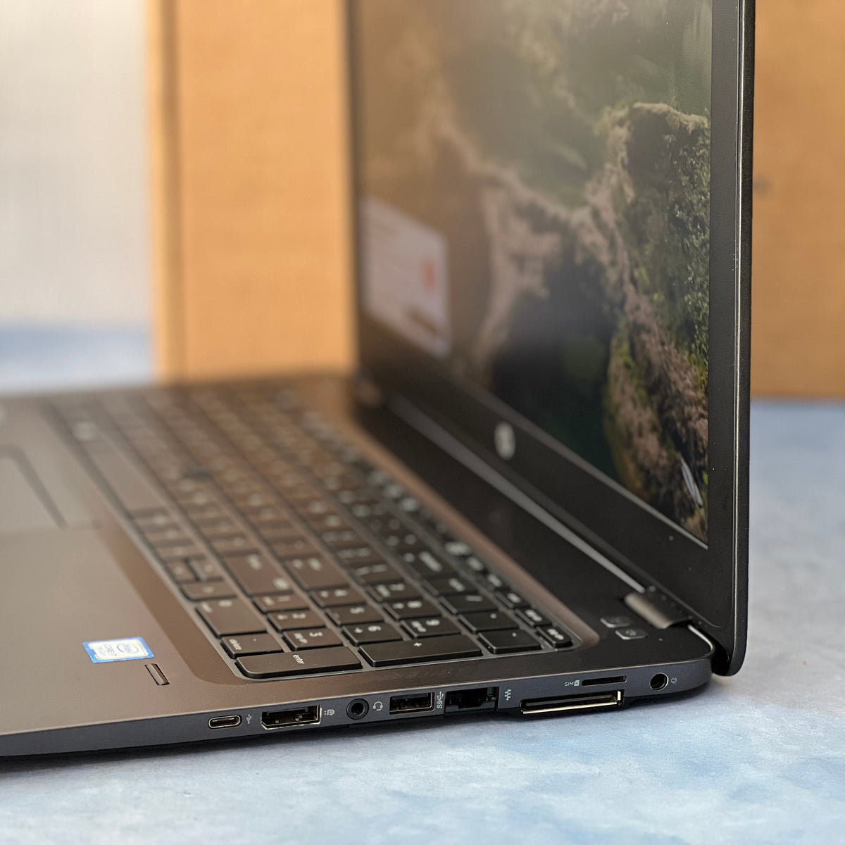 Laptop HP ZBook 15U G4  Core i7 7ma Gen 16GB RAM SSD 256GB  Tarjeta AMD FirePro  2GB CLASE B