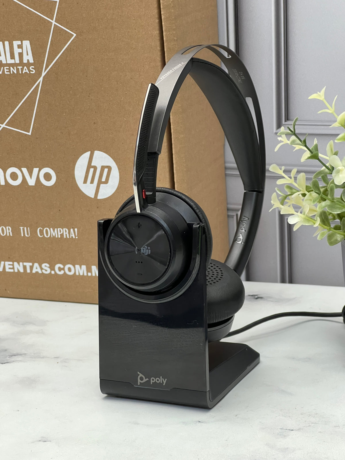 Audifonos Poly Voyager Focus 2  Inalámbrico Bluetooth Con Micrófono (BASE CON CABLE  TIPO C )