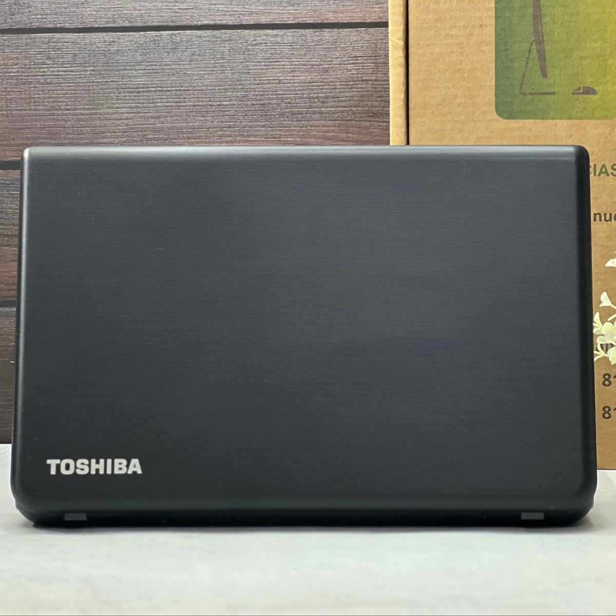 Laptop Toshiba AMD E1| 8GB RAM | SSD 250GB | Windows 10 Teclado numérico 15.6"