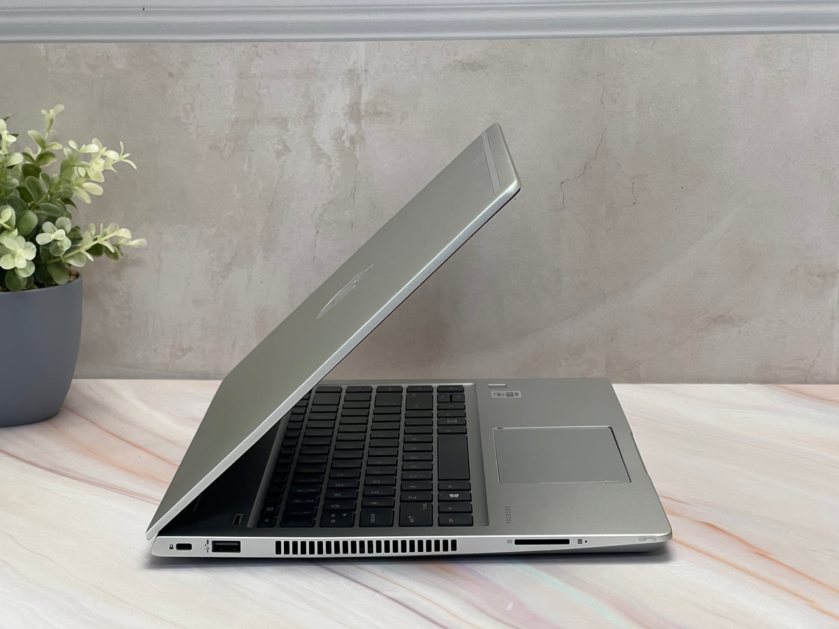 Laptop HP ProBook 440 G7 | Core i5 10ma Gen | SSD 240GB | 32GB RAM | Pantalla 14” FHD | Windows 11
