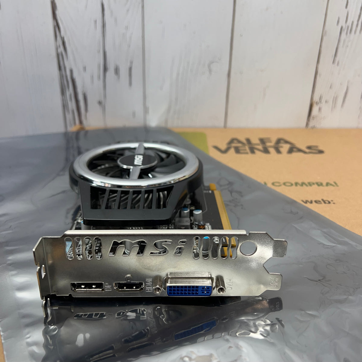 Tarjeta de Video AMD Radeon HD 5700 1GB – PCI-E | VGA / DVI / HDMI