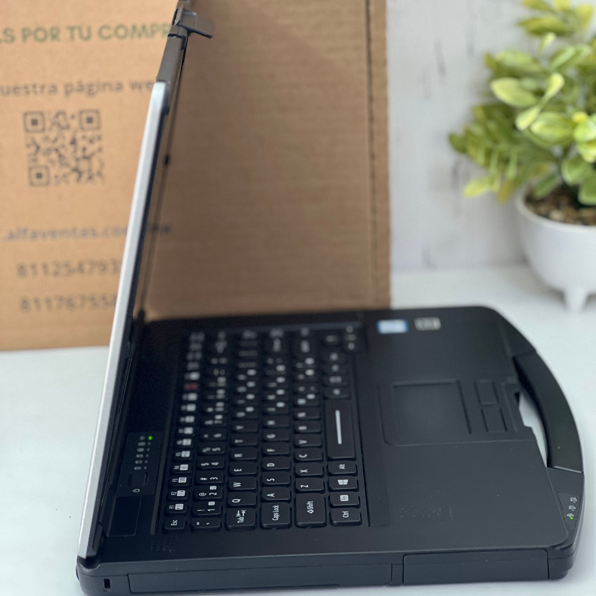 Laptop Panasonic Toughbook CF-54 | Core i5 6ta Gen | SSD 1.9TB | 16GB RAM DDR3 | Pantalla 14" | Windows 11