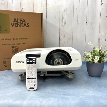 Proyector EPSON PowerLite 530 – WXGA | HDMI | LAN | 3200 lúmenes Con control