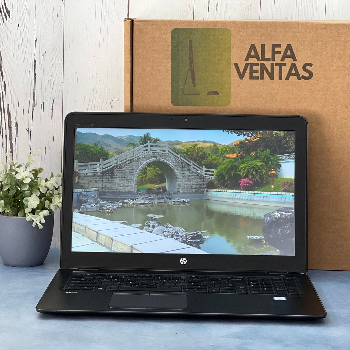 Laptop HP ZBook 15U G4  Core i7 7ma Gen 16GB RAM SSD 256GB  Tarjeta AMD FirePro  2GB CLASE B