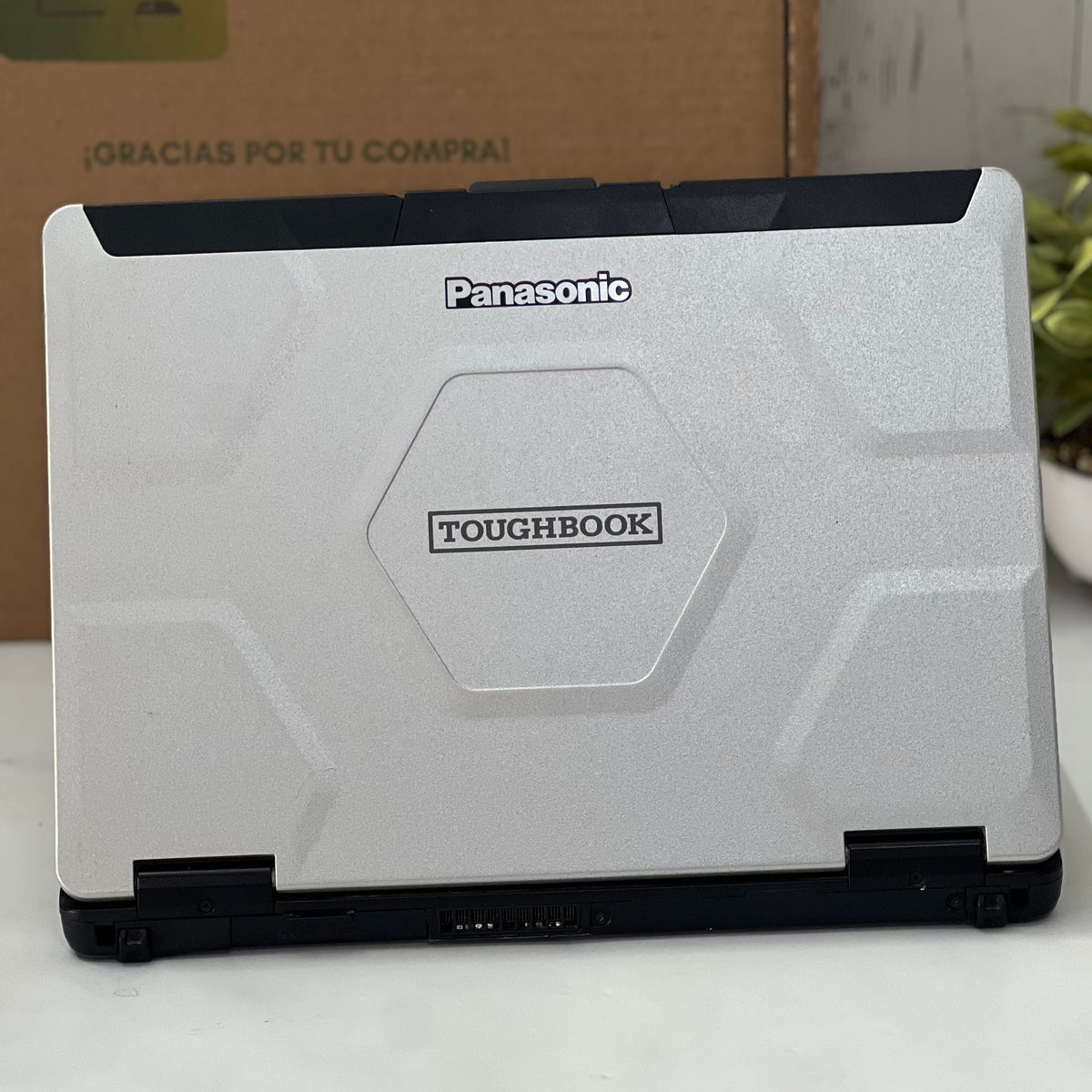 Laptop Panasonic Toughbook CF-54 | Core i5 6ta Gen | SSD 1.9TB | 16GB RAM DDR3 | Pantalla 14" | Windows 11