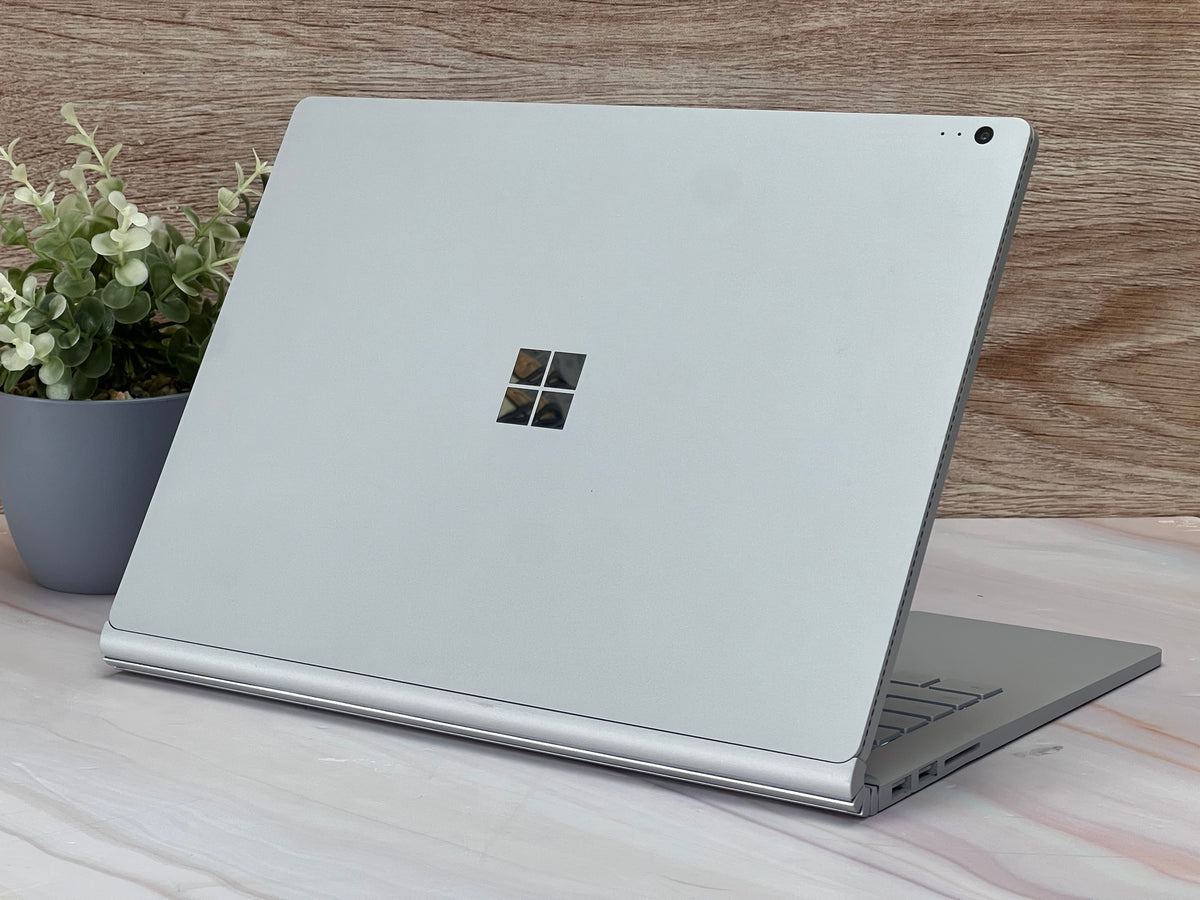 Microsoft SurfaceBook Gen 1 Core i5 6ta Gen SSD 256GB RAM 8GB Pantalla Táctil Windows 10 Clase B