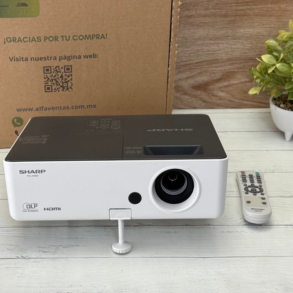 Proyector Sharp PG-LX2000  2800 Lúmenes | XGA | DLP | HDMI – De uso (SOLO 68 HRS)