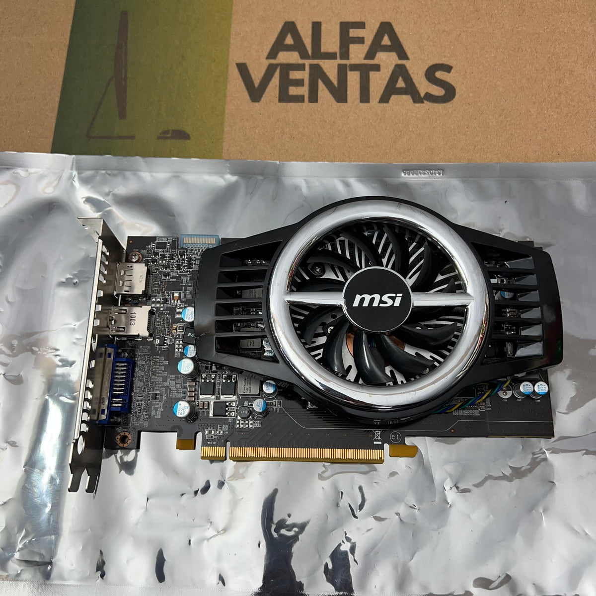 Tarjeta de Video AMD Radeon HD 5700 1GB – PCI-E | VGA / DVI / HDMI