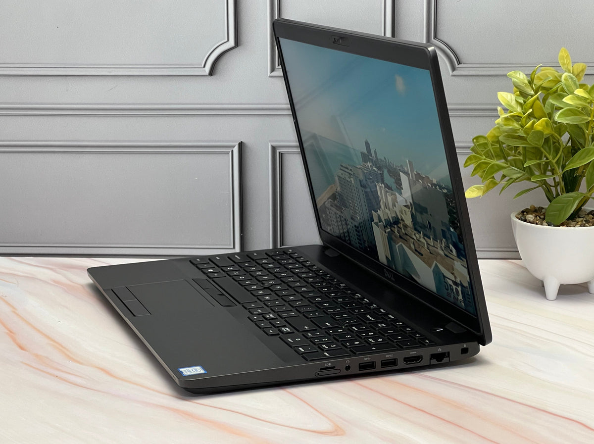 Laptop Dell Latitude 5500  Core i5 8va Gen SSD 250GB 16GB RAM DDR4 Pantalla 15.6"