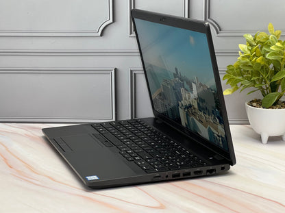 Laptop Dell Latitude 5500  Core i5 8va Gen SSD 250GB 16GB RAM DDR4 Pantalla 15.6"