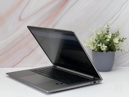 Laptop Hp ZBook FIREFLY 14 G9 Core i5 12va Gen SSD 512GB RAM 16GB  Pantalla 14" CLASE B