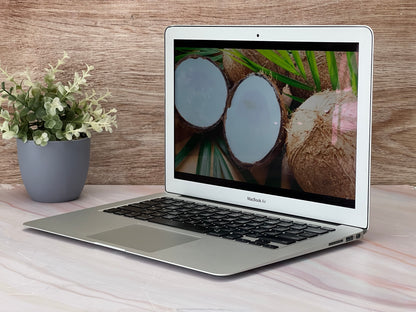 MacBook Air A1369 Mid 2011 Core i5 | 4GB RAM DDR3 | SSD 120GB | macOS Sierra | Clase B