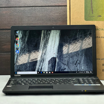Laptop Toshiba AMD E1| 8GB RAM | SSD 250GB | Windows 10 Teclado numérico 15.6"
