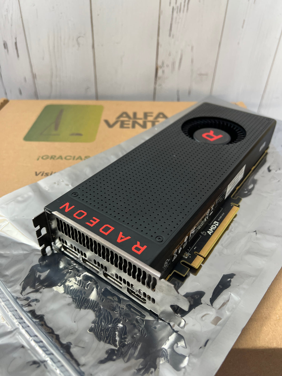 Tarjeta Radeon RX Vega 64 Sapphire – GPU 8GB HBM2 Alto Rendimiento