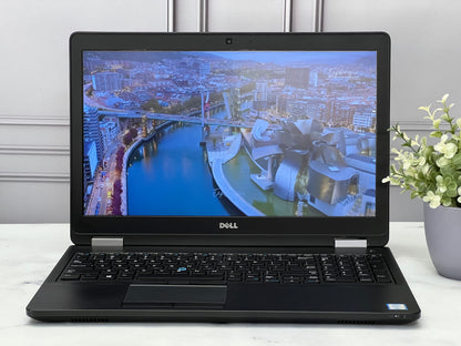 Laptop Dell Latitude E5570 Core i7 6ta Gen SSD 256GB RAM 16GB DDR4  Teclado numerico 15.6", Tarjeta Gráfica 2GB