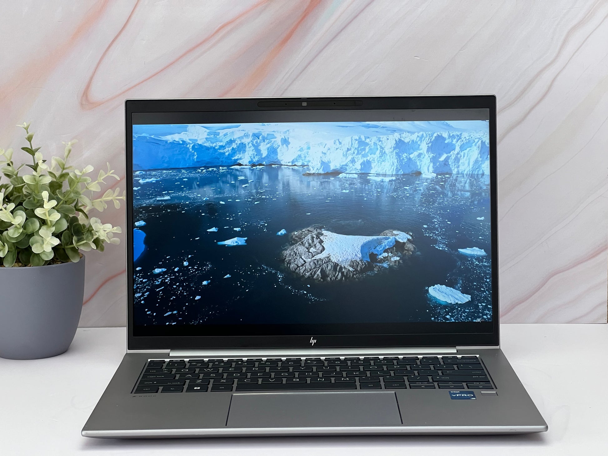 Laptop Hp ZBook FIREFLY 14 G9 Core i5 12va Gen SSD 512GB RAM 16GB  Pantalla 14" CLASE B