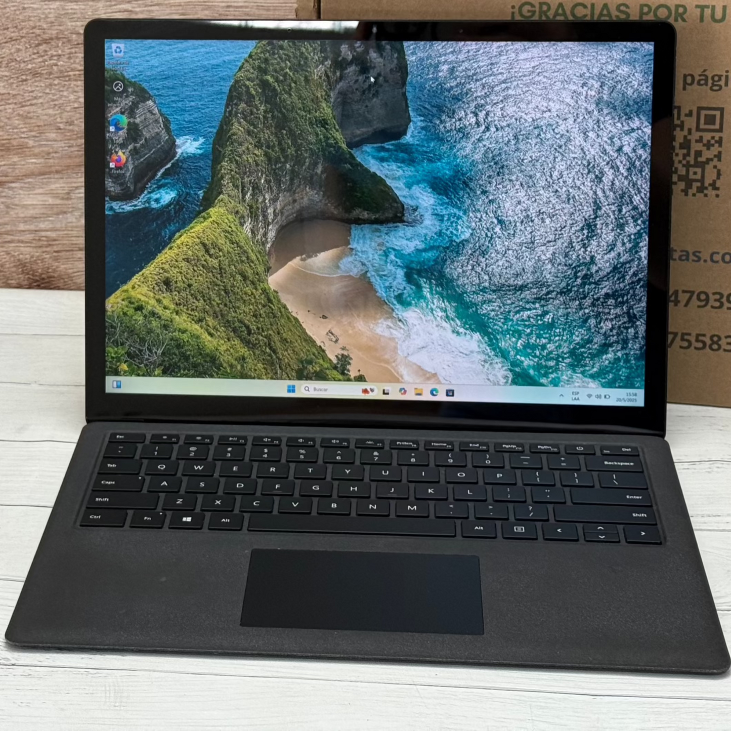 Microsoft Surface Laptop 2 Core i5 8va Gen SSD 256GB 8GB RAM  Pantalla Táctil