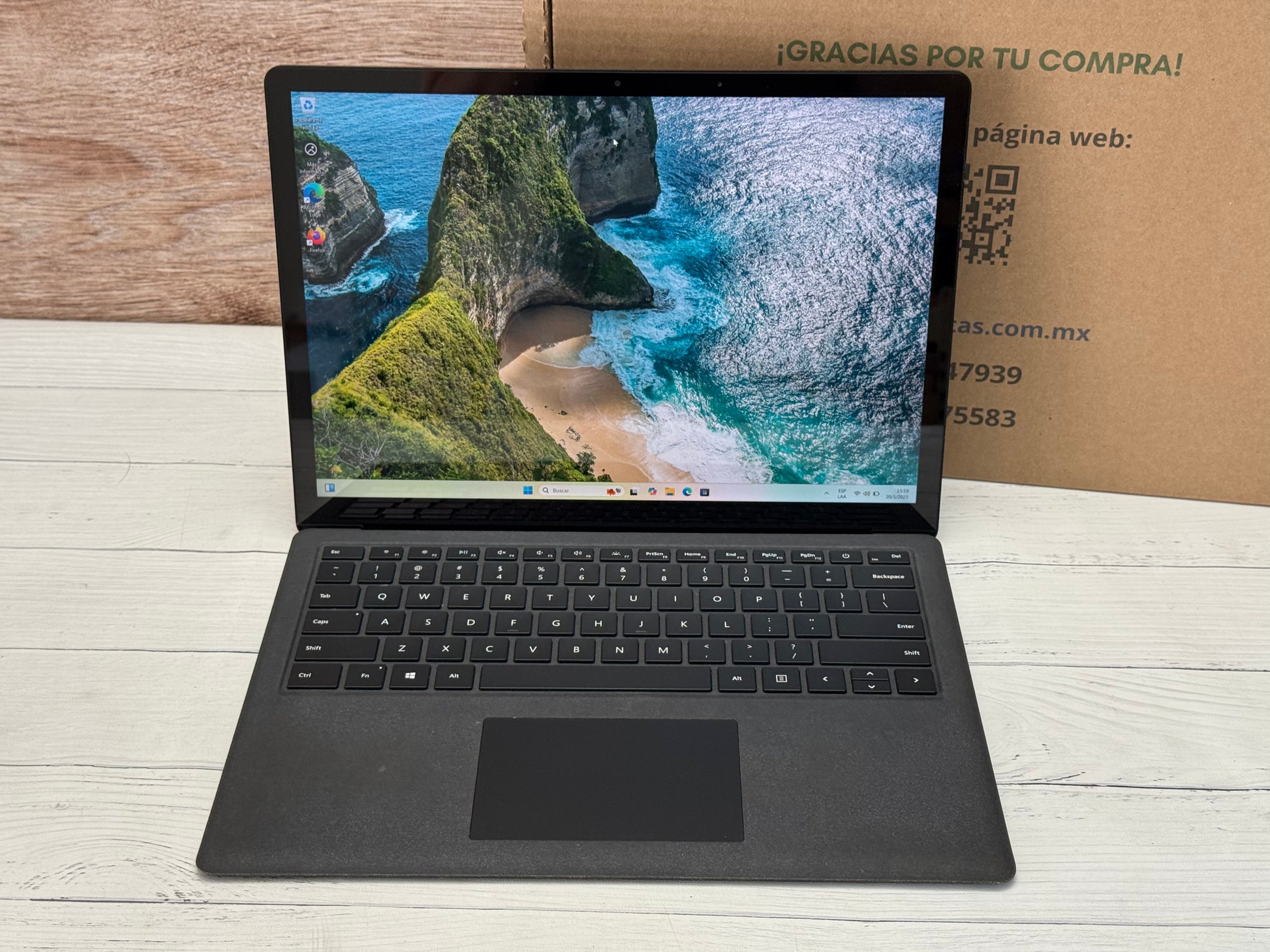 Microsoft Surface Laptop 2 Core i5 8va Gen SSD 256GB 8GB RAM  Pantalla Táctil