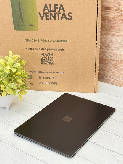 Microsoft Surface Laptop 2 Core i5 8va Gen SSD 256GB 8GB RAM  Pantalla Táctil