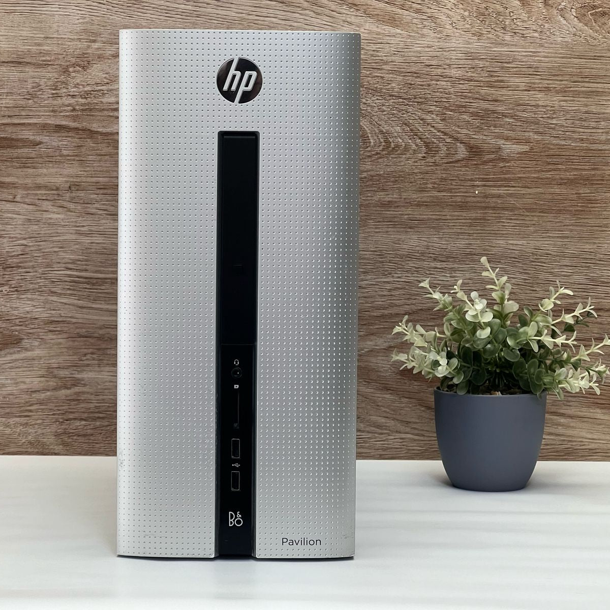CPU HP Pavilion 550   AMD A8-6410  SSD 256GB  RAM 8GB  Windows 10