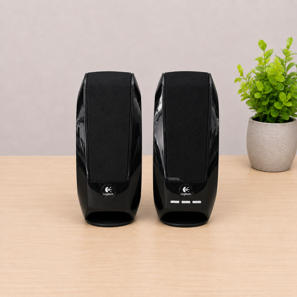 Bocinas Logitech S-150 | Bocinas Estéreo USB | Alimentación USB | Controles Integrados | Color Negro