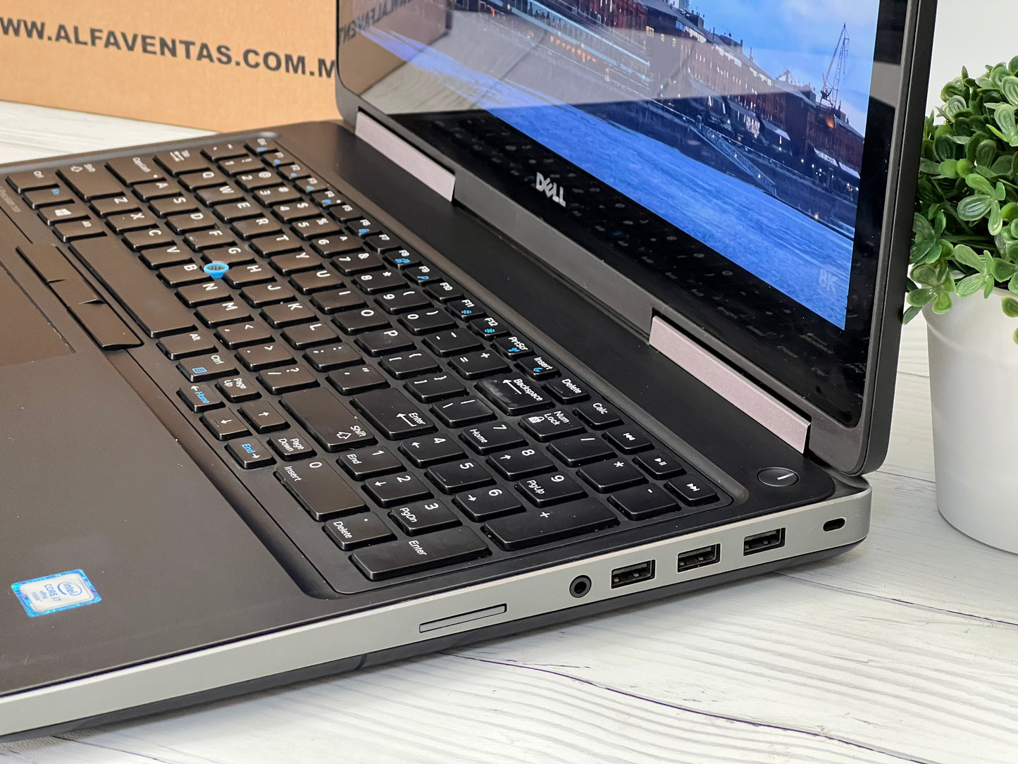 Laptop Dell Precision 7510 | Core i5 6ta Gen | 16GB RAM | SSD 240GB | AMD Radeon R9 M375X 2GB | Pantalla táctil 15.6 | Clase B