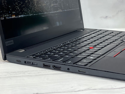 Laptop Lenovo ThinkPad P53s | Core i7 8va Gen | SSD 512GB | 16GB RAM | Tarjeta NVIDIA Quadro P520 2GB | Pantalla 15.6”