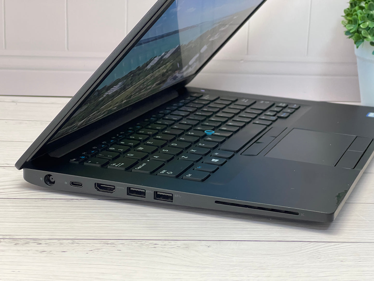 Laptop DELL Latitude 7490 Core i5 8va gen SSD 256 GB RAM 16GB Pantalla 14"