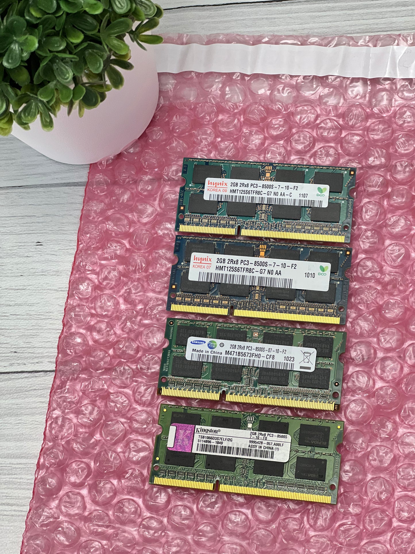 Memoria RAM DDR3 2GB Sodimm 1066Mhz PC3-8500S Para Laptop o AIO