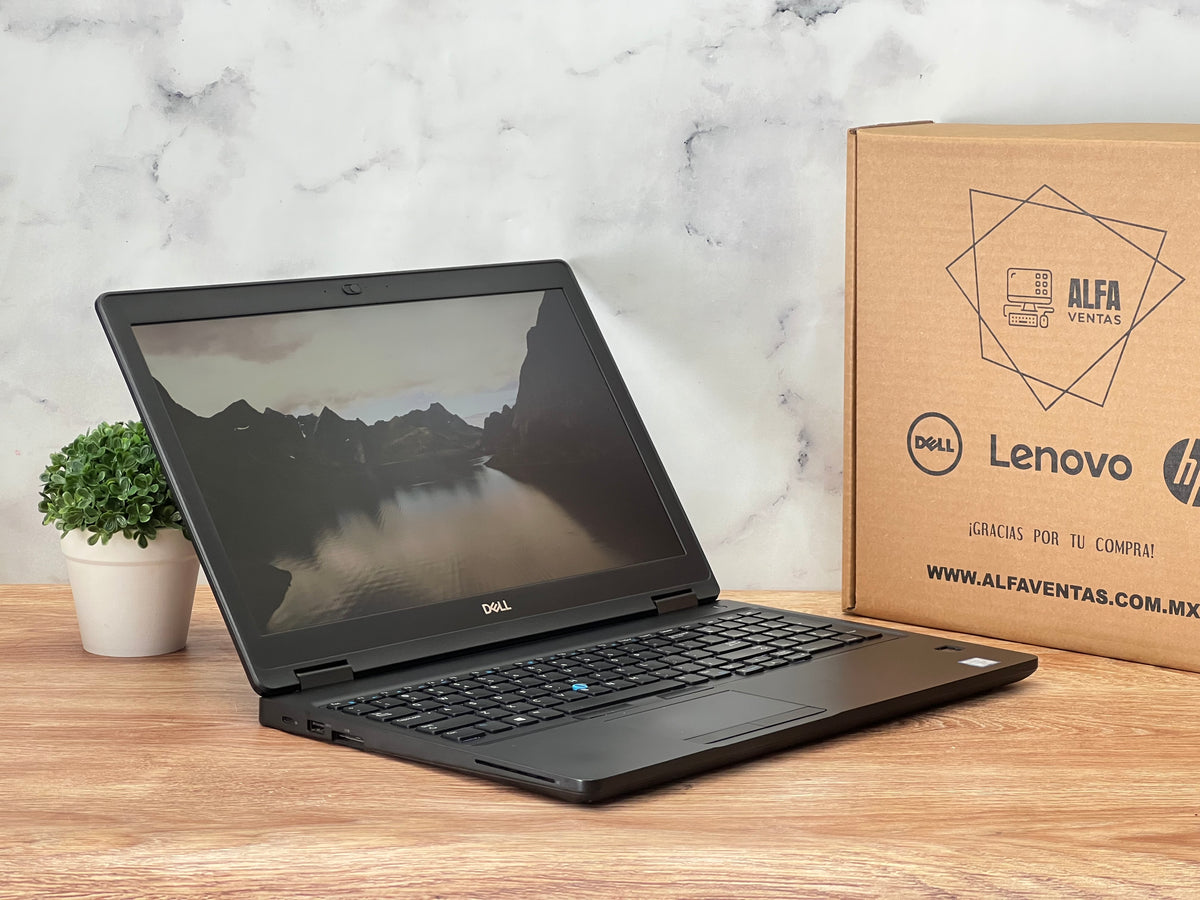 Laptop Dell Precision 3520 Core i7 7ma gen SSD 480GB 16GB RAM Pantalla 15.6" QUADRO M620 2GB Clase B