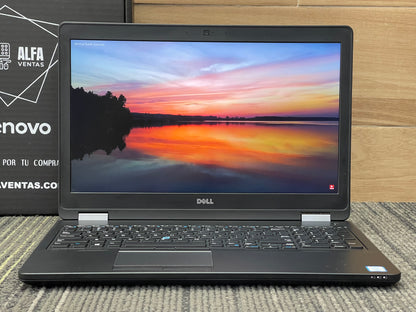 Laptop Dell Precision 3520 Core i7 7ma gen SSD 480GB 16GB RAM Pantalla 15.6" QUADRO M620 2GB Clase B
