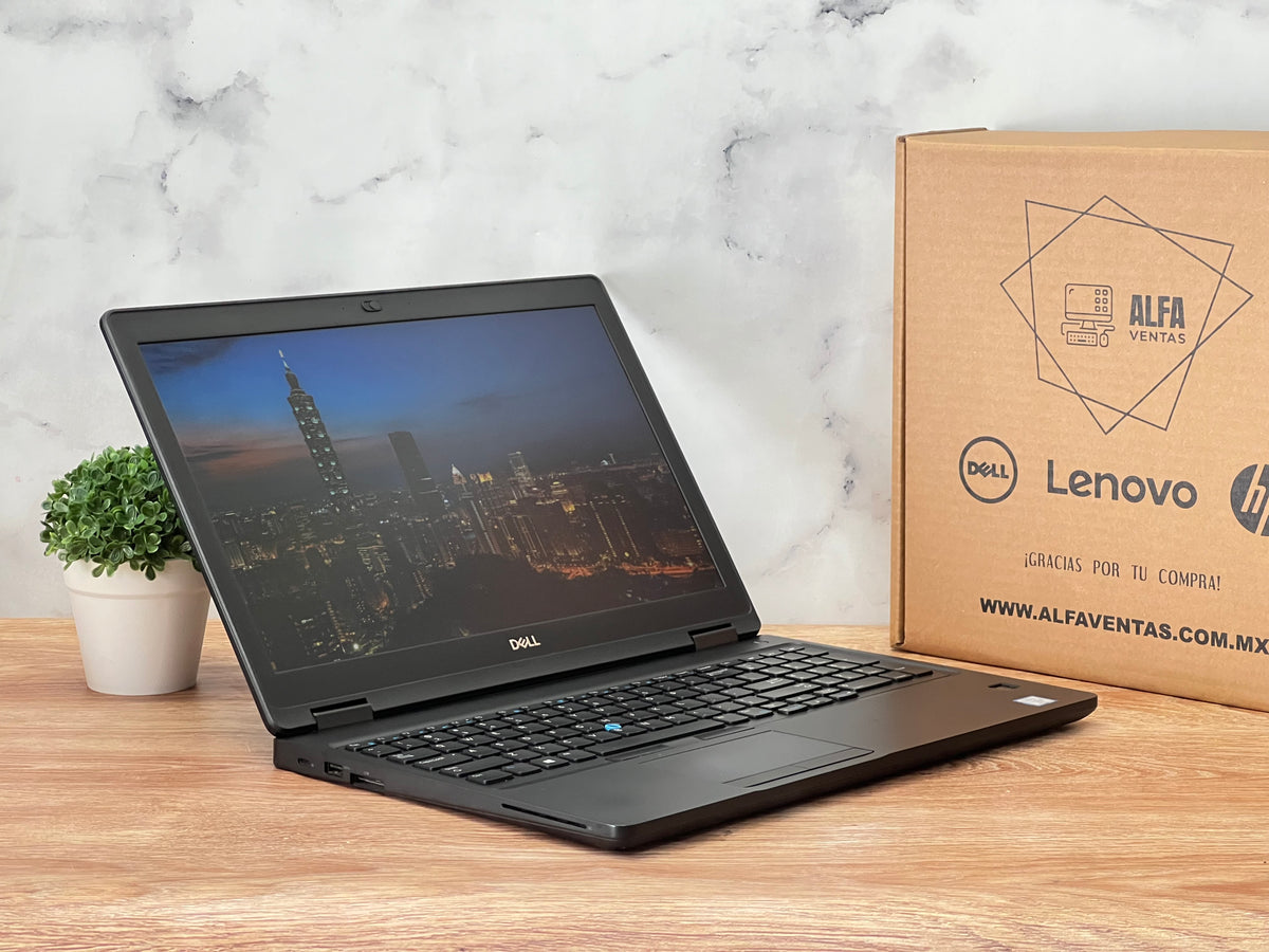 Laptop Dell Precision 3520 Core i7 7ma gen SSD 480GB 16GB RAM Pantalla 15.6" QUADRO M620 2GB Clase B
