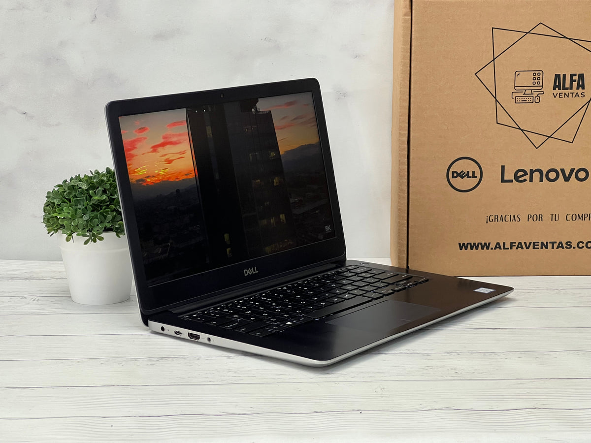 Laptop Dell Vostro 13 5370 Core i7 8va Gen | SSD 256GB | 16GB RAM | Gráficos dedicados  AMD Radeon 530 4GB