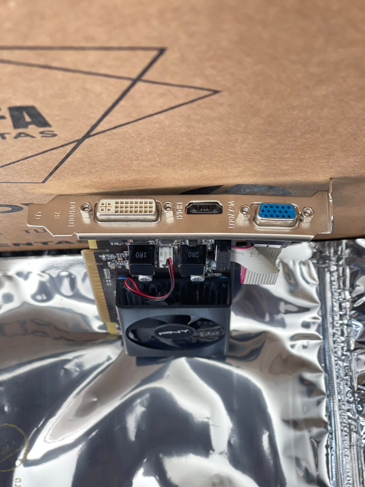 Tarjeta Gráfica NVIDIA GeForce 210 1GB alto perfil, HDMI -VGA -DVI