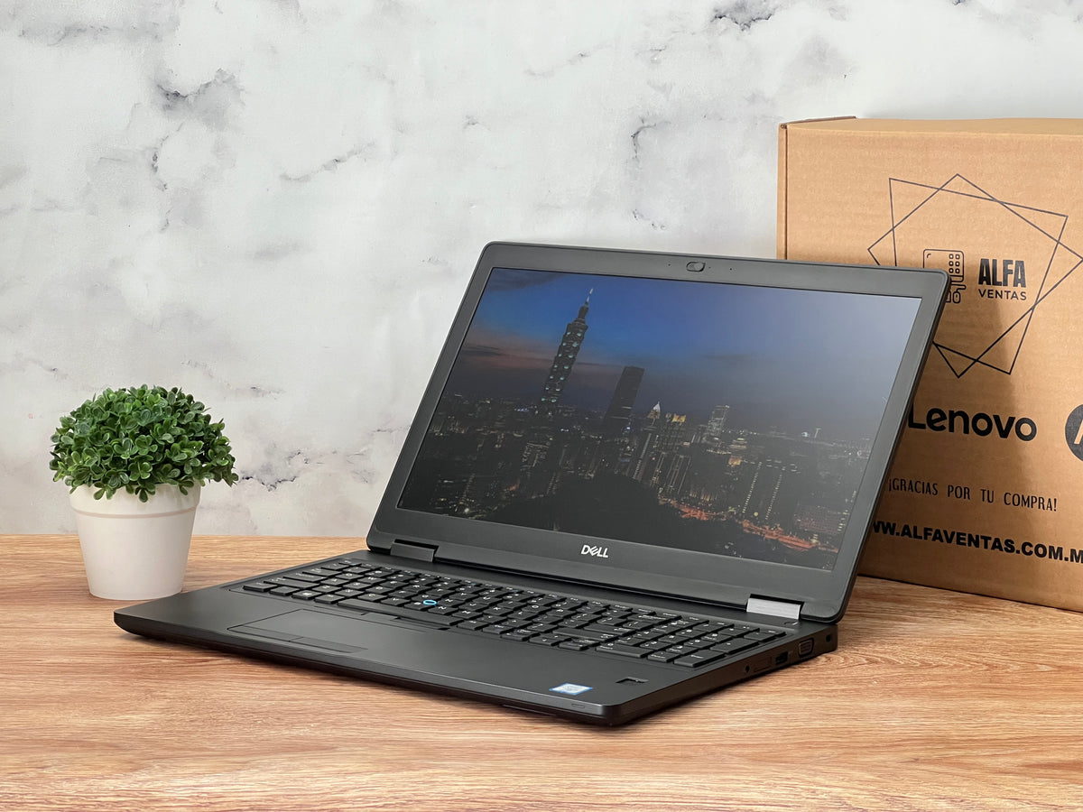 Laptop Dell Precision 3520 Core i7 7ma gen SSD 480GB 16GB RAM Pantalla 15.6" QUADRO M620 2GB Clase B