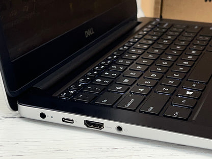 Laptop Dell Vostro 13 5370 Core i7 8va Gen | SSD 256GB | 16GB RAM | Gráficos dedicados  AMD Radeon 530 4GB