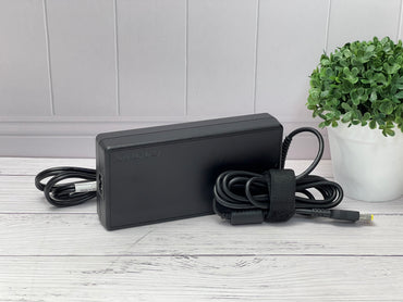 DockStation Lenovo ThinkPad Thunderbolt 3 - 13 puertos con tecnología Intel Thunderbolt™ a través de un puerto USB Type-C TM