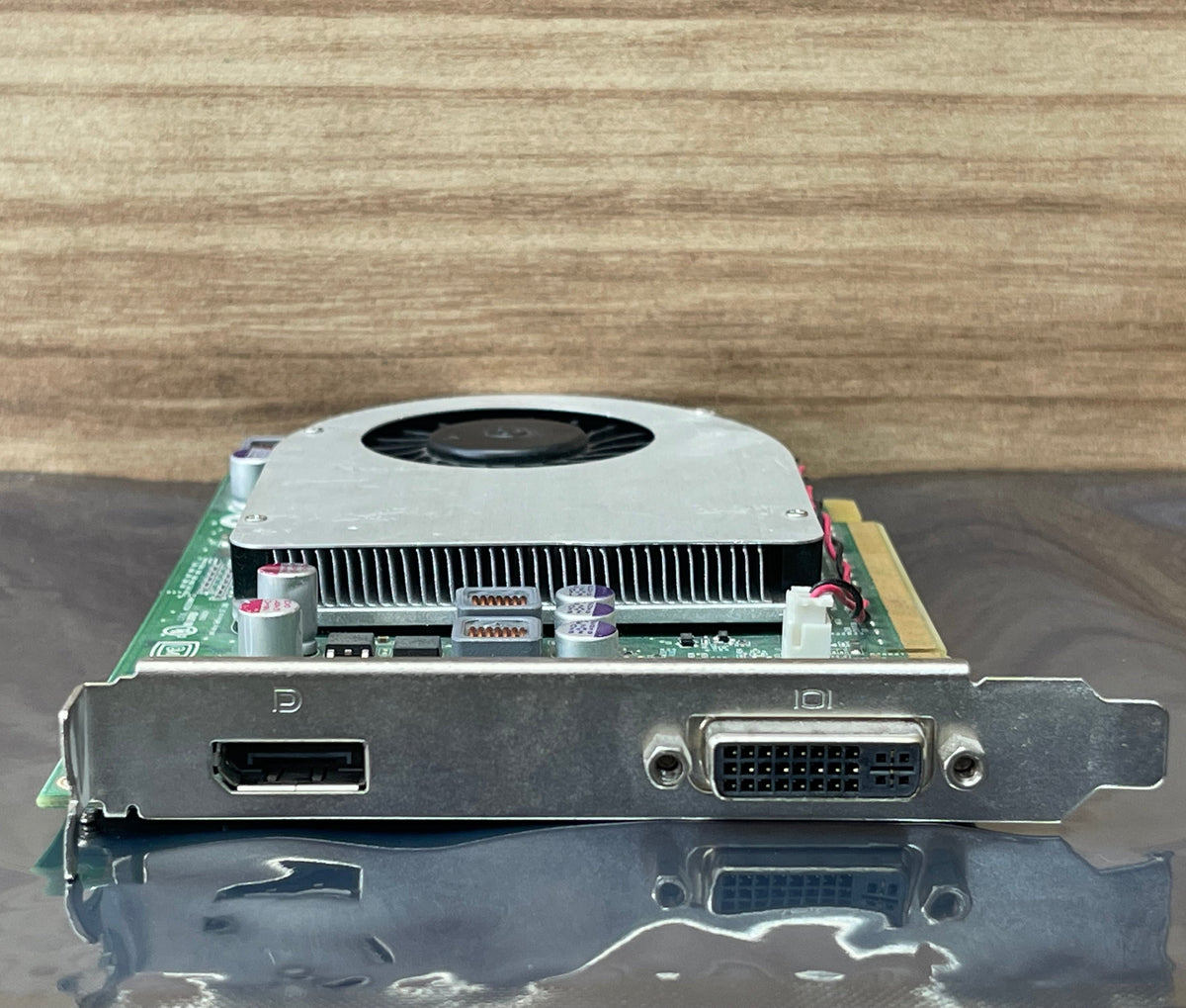 Tarjeta Gráfica NVIDIA GeForce GT 330 | 1GB VRAM | DisplayPort / DVI