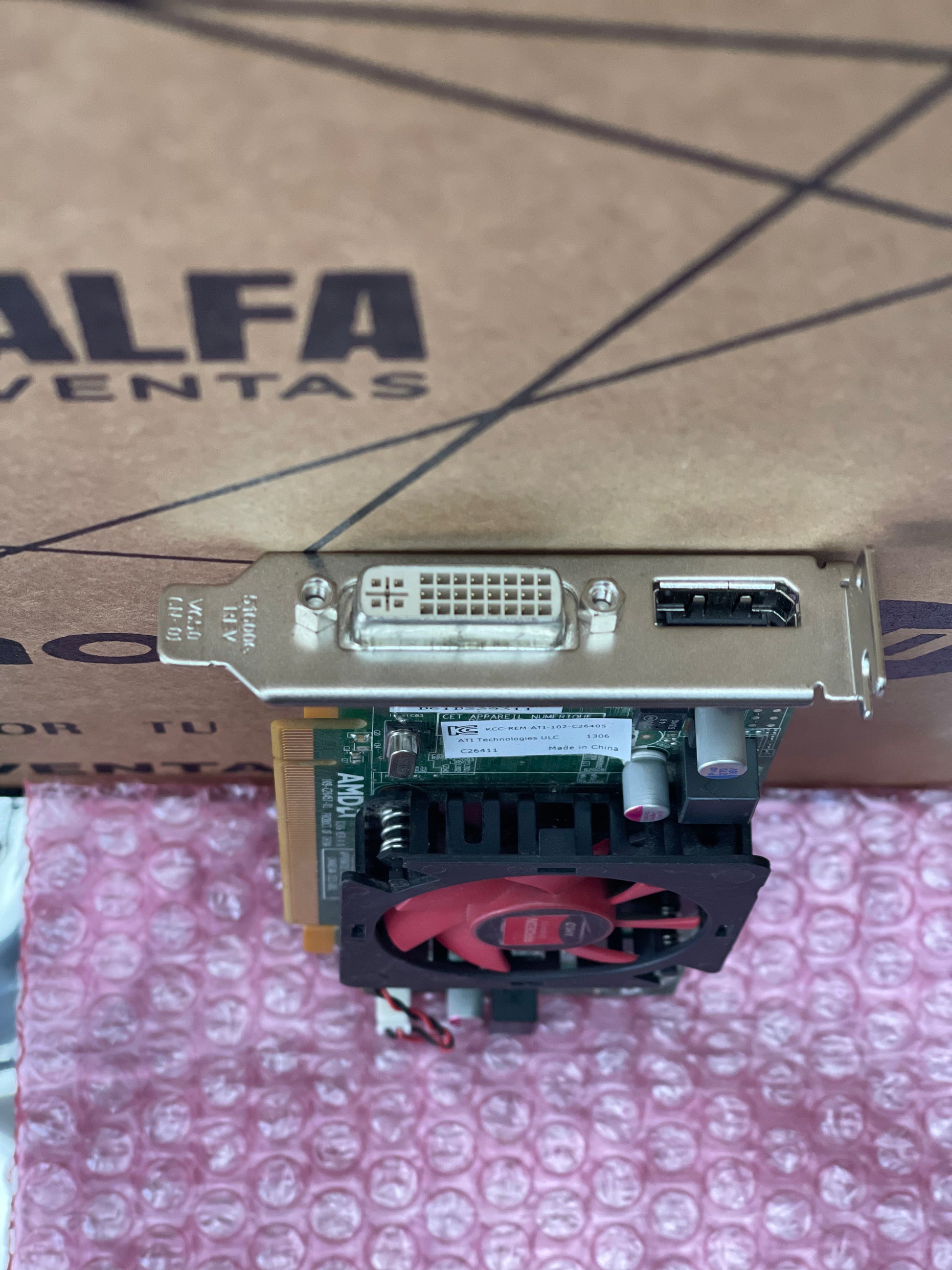 Tarjeta Gráfica AMD Radeon HD 7000 Series | 1GB | Bajo Perfil | DisplayPort / DVI
