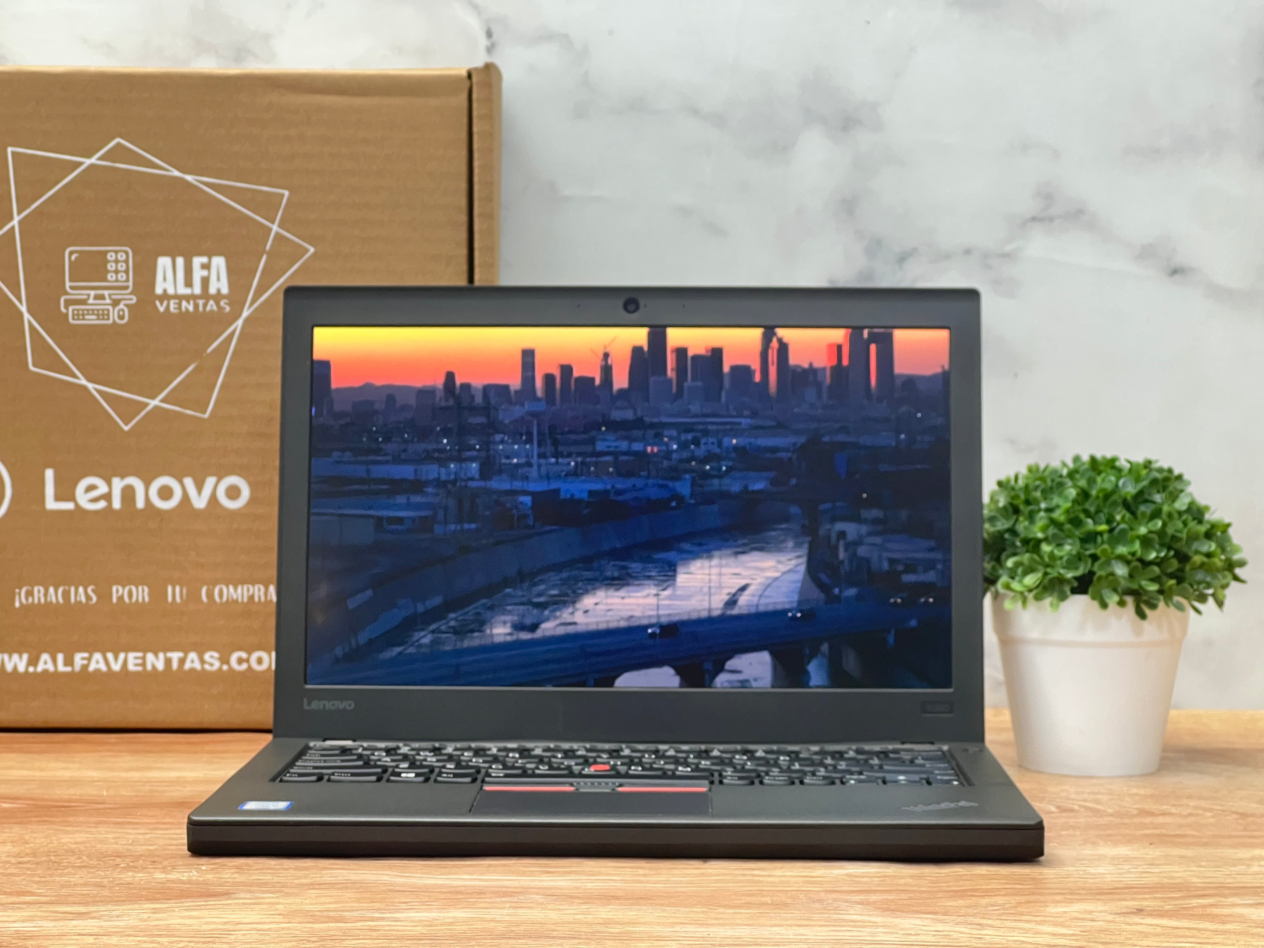Laptop Lenovo Thinkpad x260 Core i5 6ta gen SSD 240GB RAM 16GB
