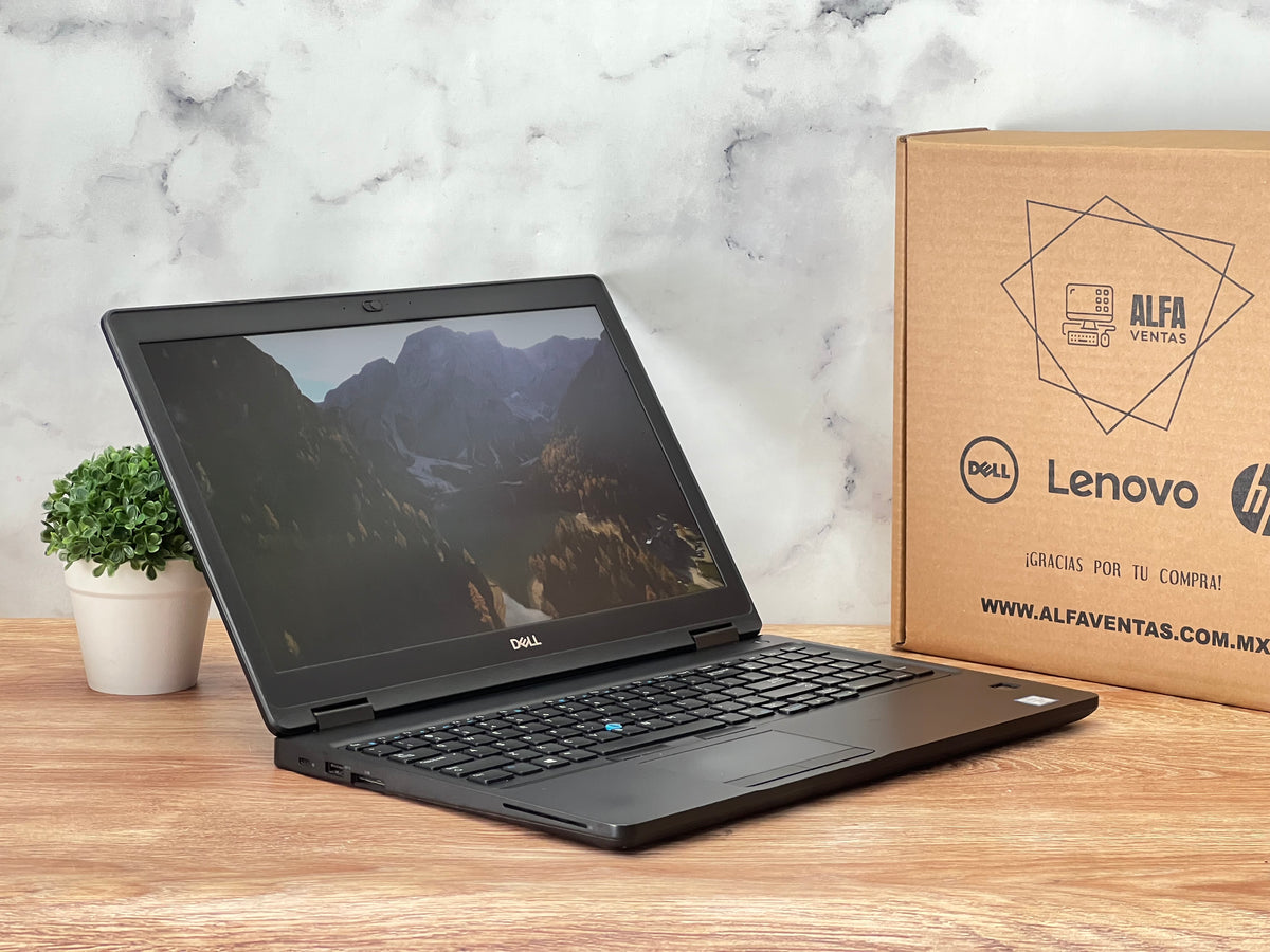 Laptop Dell Precision 3520 Core i7 7ma gen SSD 480GB 16GB RAM Pantalla 15.6" QUADRO M620 2GB Clase B