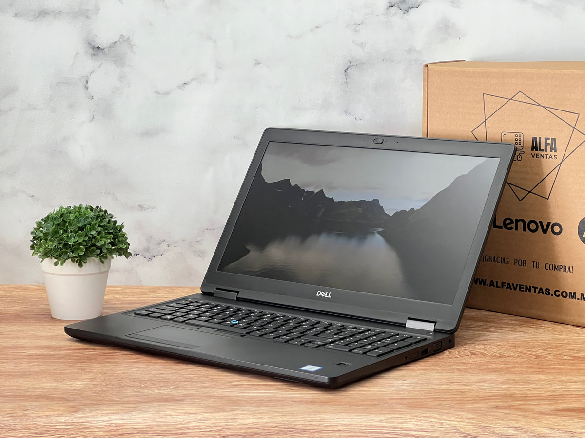 Laptop Dell Precision 3520 Core i7 7ma gen SSD 480GB 16GB RAM Pantalla 15.6" QUADRO M620 2GB Clase B