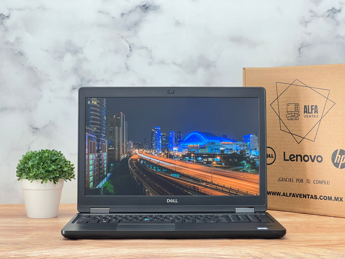 Laptop Dell Precision 3520 Core i7 7ma gen SSD 480GB 16GB RAM Pantalla 15.6" QUADRO M620 2GB Clase B