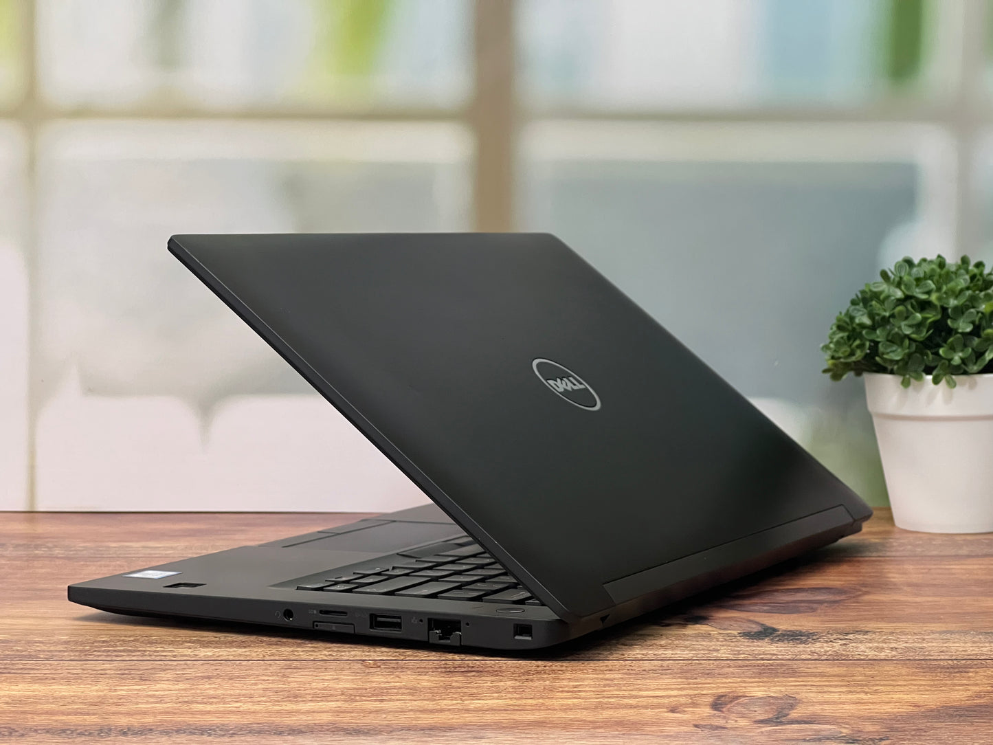 Laptop Dell Latitude 7480 Core i5 7ma gen SSD 512GB 16GB RAM Pantalla táctil 14"